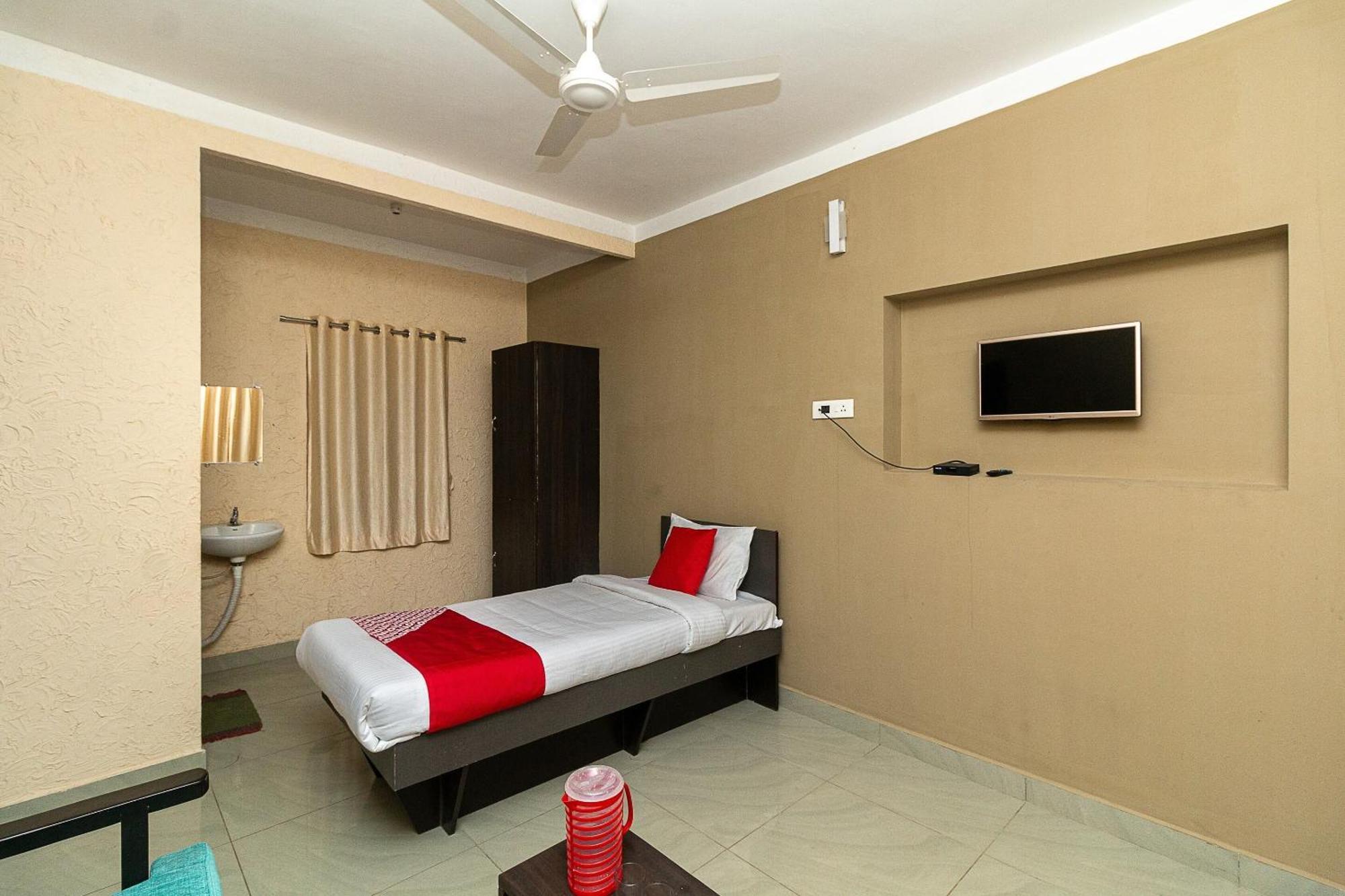 OYO 39885 Green Hills Villa Kuttālam Buitenkant foto